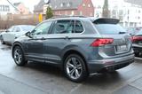 Volkswagen Tiguan 2.0 TDI+R LINE+LED+KAMERA+1.HAND+NAVI - VW Tiguan Gebrauchtwagen in Düsseldorf