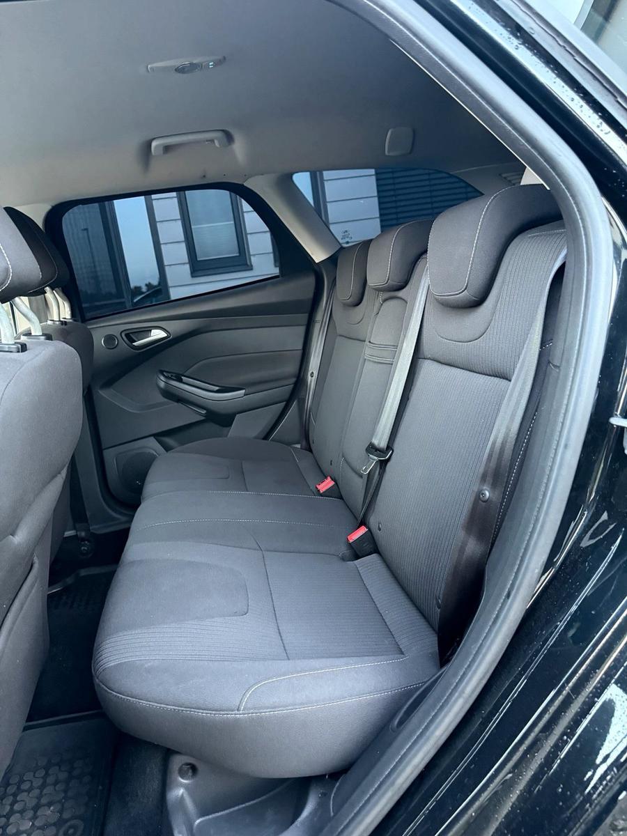 Ford Focus 2012 — photo 12