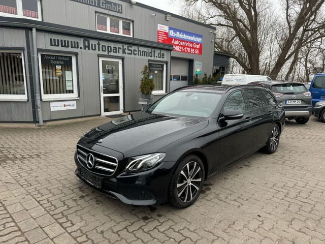 Mercedes-Benz E 220d  AUTOM°NAVI°AHK°TEMPOM°KAMERA°LED°SITZHZ!