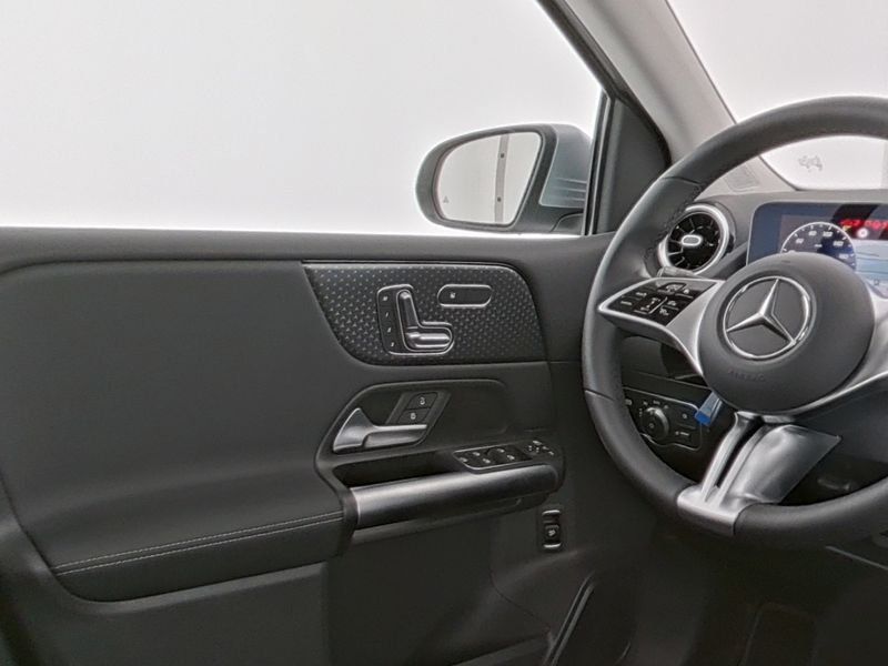 Fahrzeugabbildung Mercedes-Benz B 200 Progressive*AHK*Distro*Totwink*360*Memory*