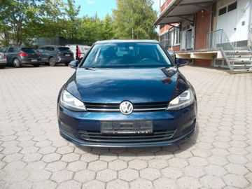 Volkswagen Golf - 2
