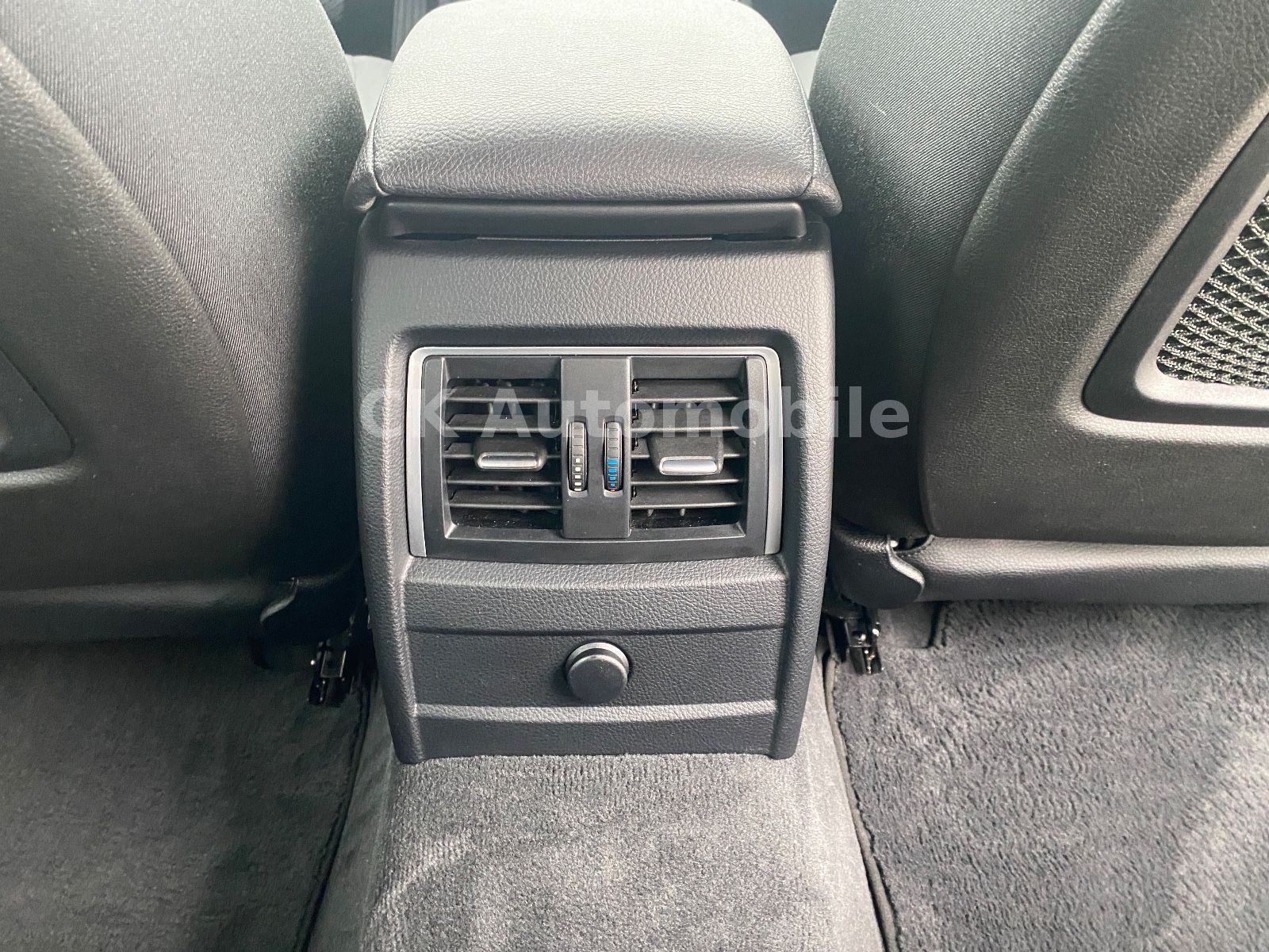 Fahrzeugabbildung BMW 320 I Touring Advantage Automatik/Navi/LED/PDC