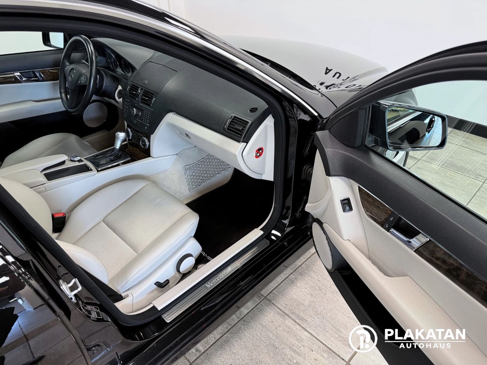 Fahrzeugabbildung Mercedes-Benz C 200 Kompressor AMG Paket Xenon Navi