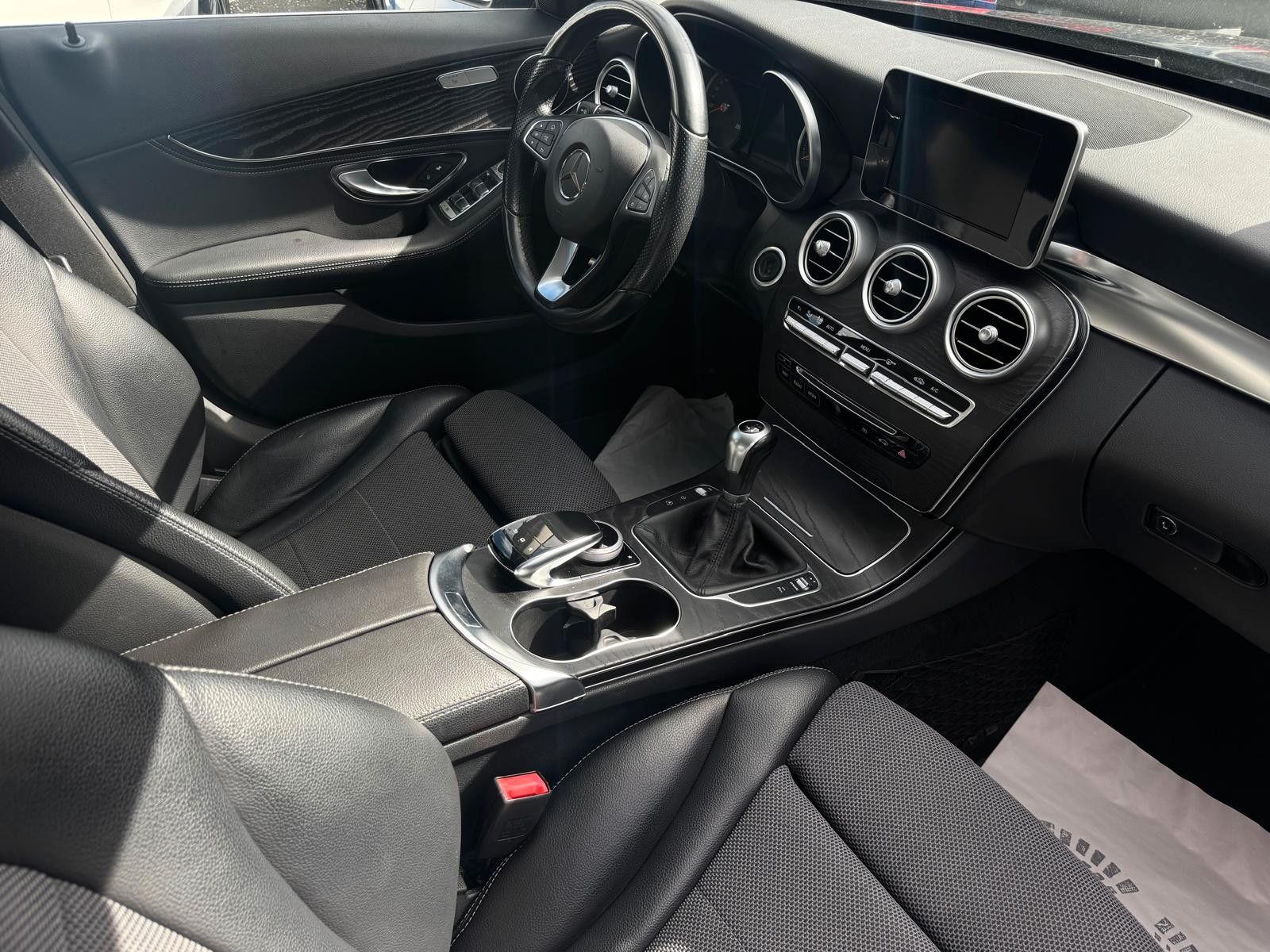 Fahrzeugabbildung Mercedes-Benz C180 CGI Lim T.Leder,Navi,LED,SD,SH,PDC,SR+WR