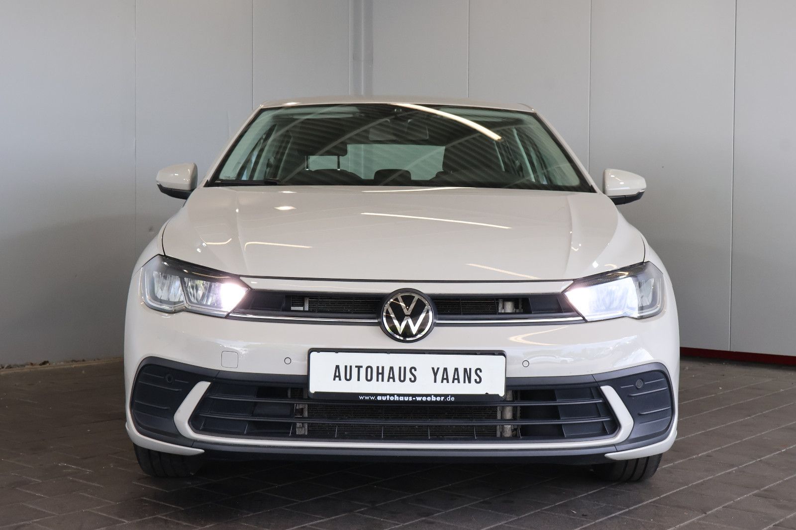 Volkswagen Polo VI 1.0 TSI Life AID+LANE+LED+CARPLAY+AHK imagem 2