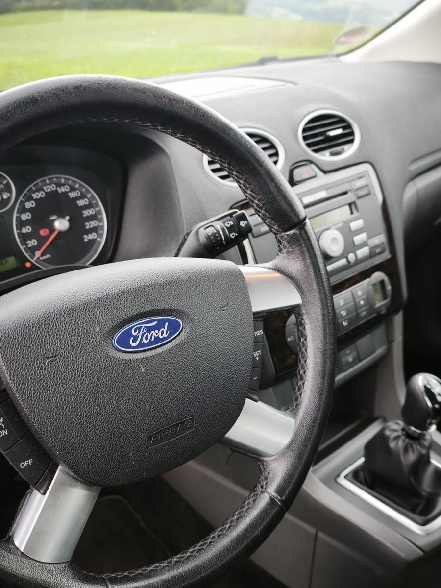 Ford Focus 2005 — photo 10