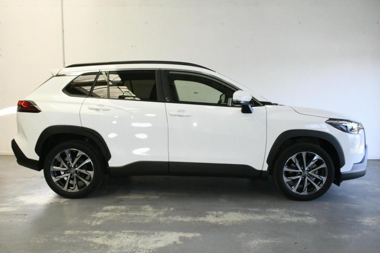 Toyota Corolla Cross Hybrid ACC NAV TW CAM AHK KEY foto 5