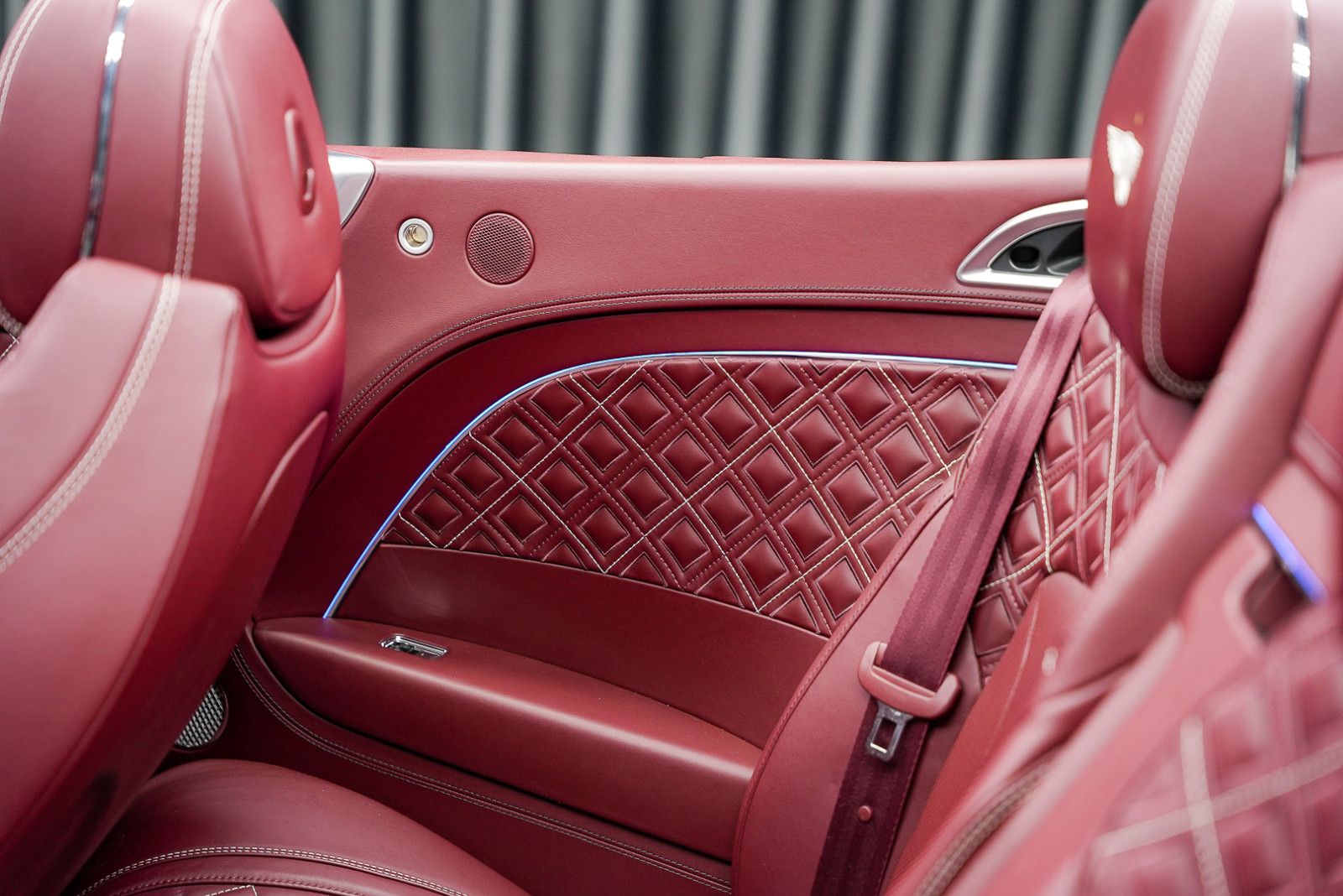 Fahrzeugabbildung Bentley Continental GTC 100years FirstEdition W12 CARBON