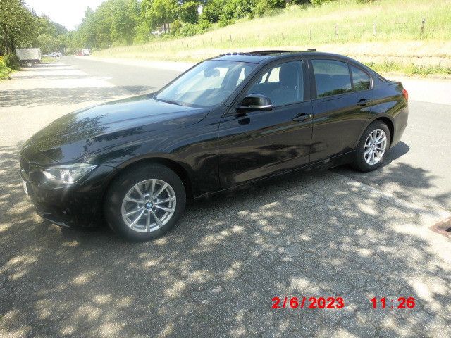 BMW 320d Limusine,AHK,Kurvenlicht,186T km,TÜV 03.26