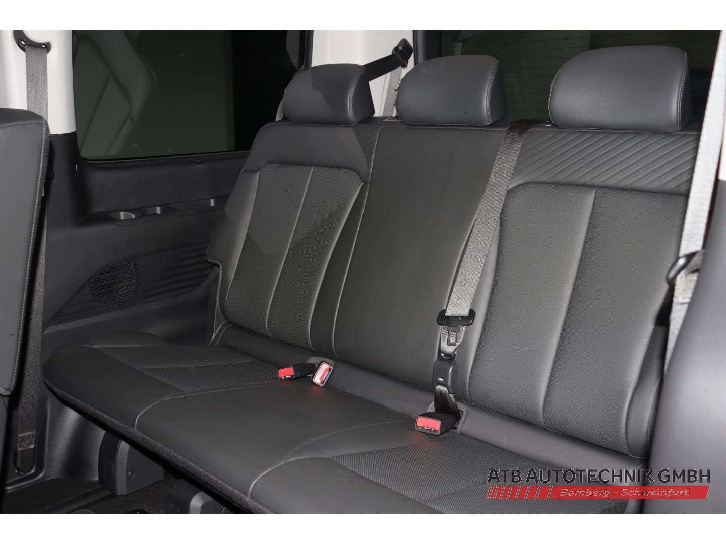 Fahrzeugabbildung Hyundai STARIA Prime 2WD 2.2 CRDi Park-Paket Navi Bose K