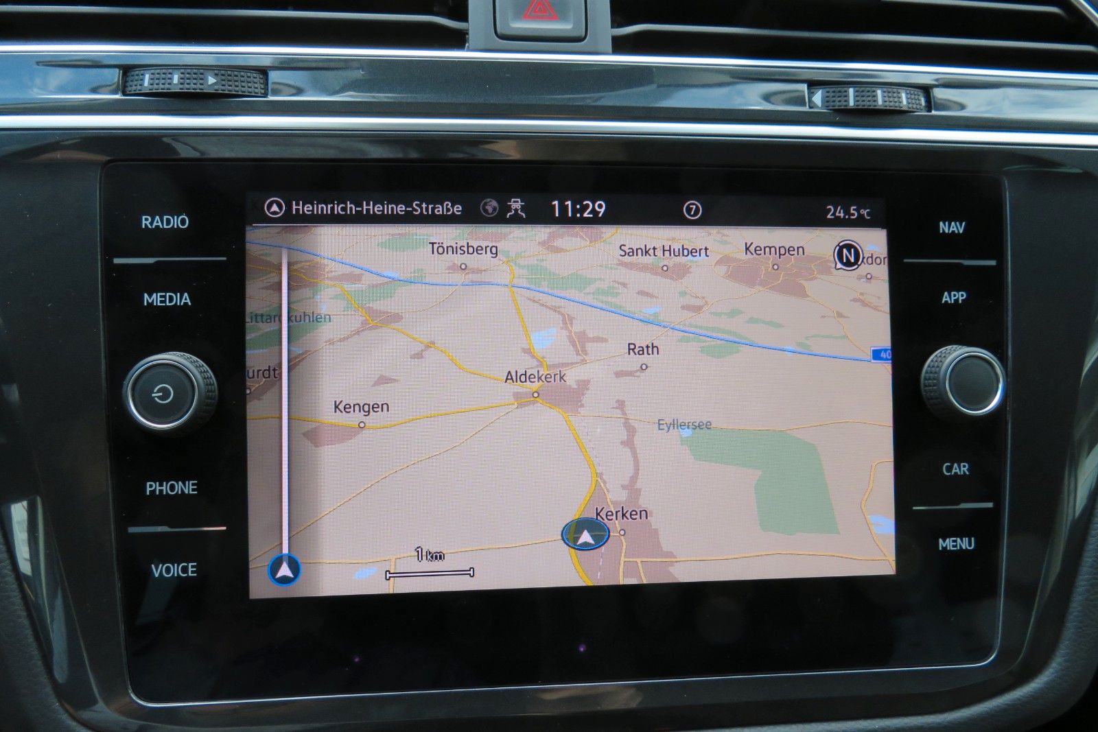 Fahrzeugabbildung Volkswagen Tiguan Life DSG AHK KAMERA ACC PDC SITZH. NAVI 1