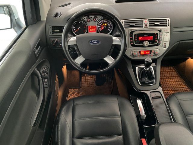 Kuga 2.0 TDCi DPF Titanium 4x4 PANO+LEDER