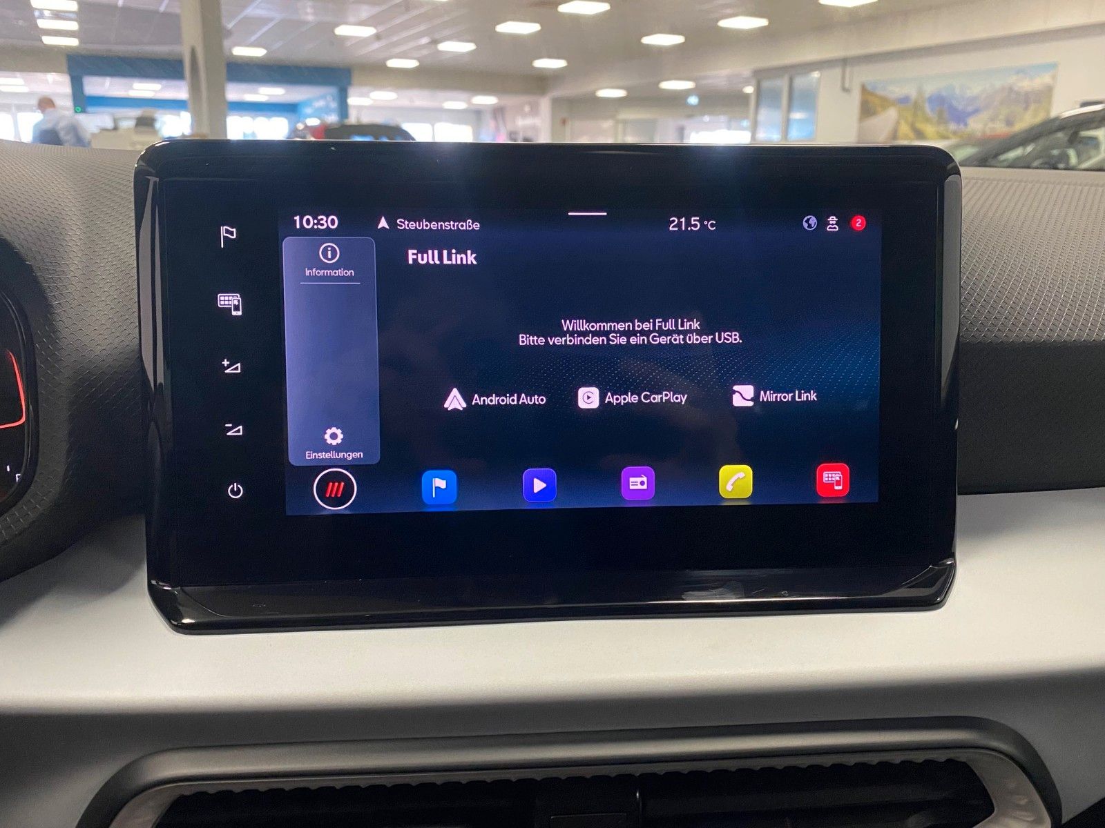 Fahrzeugabbildung SEAT Arona 1.0 TSI STYLE DSG+NAVI+LED+APP+TEMPOMAT+++