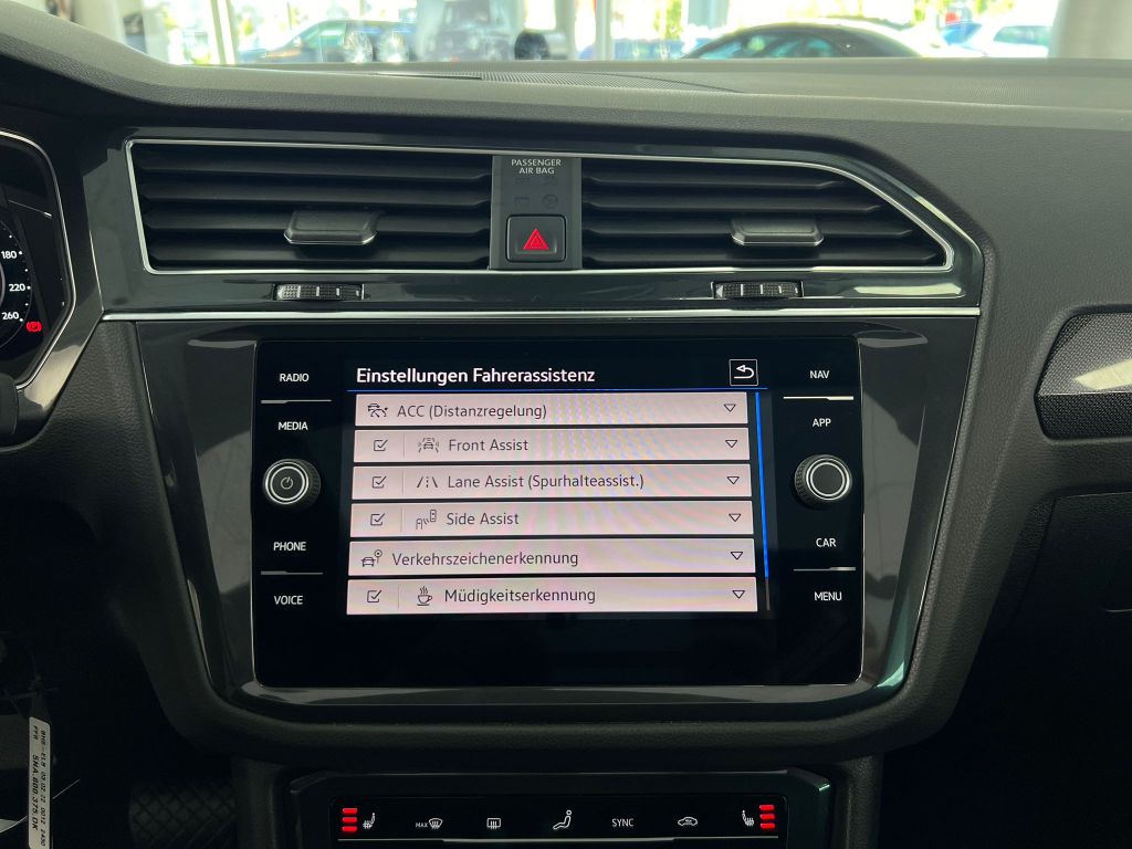 Volkswagen Tiguan 2.0 TDI Elegance PANO*TOTW*ACC*MATRIX*KAM