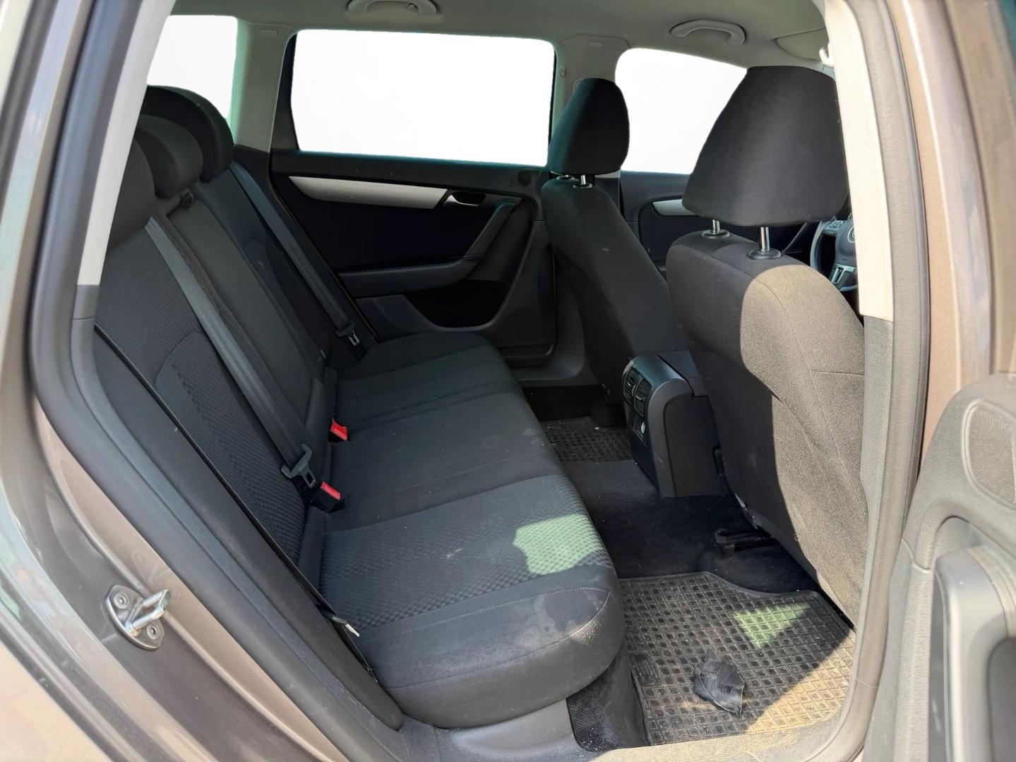 Volkswagen Passat 2011 — photo 6
