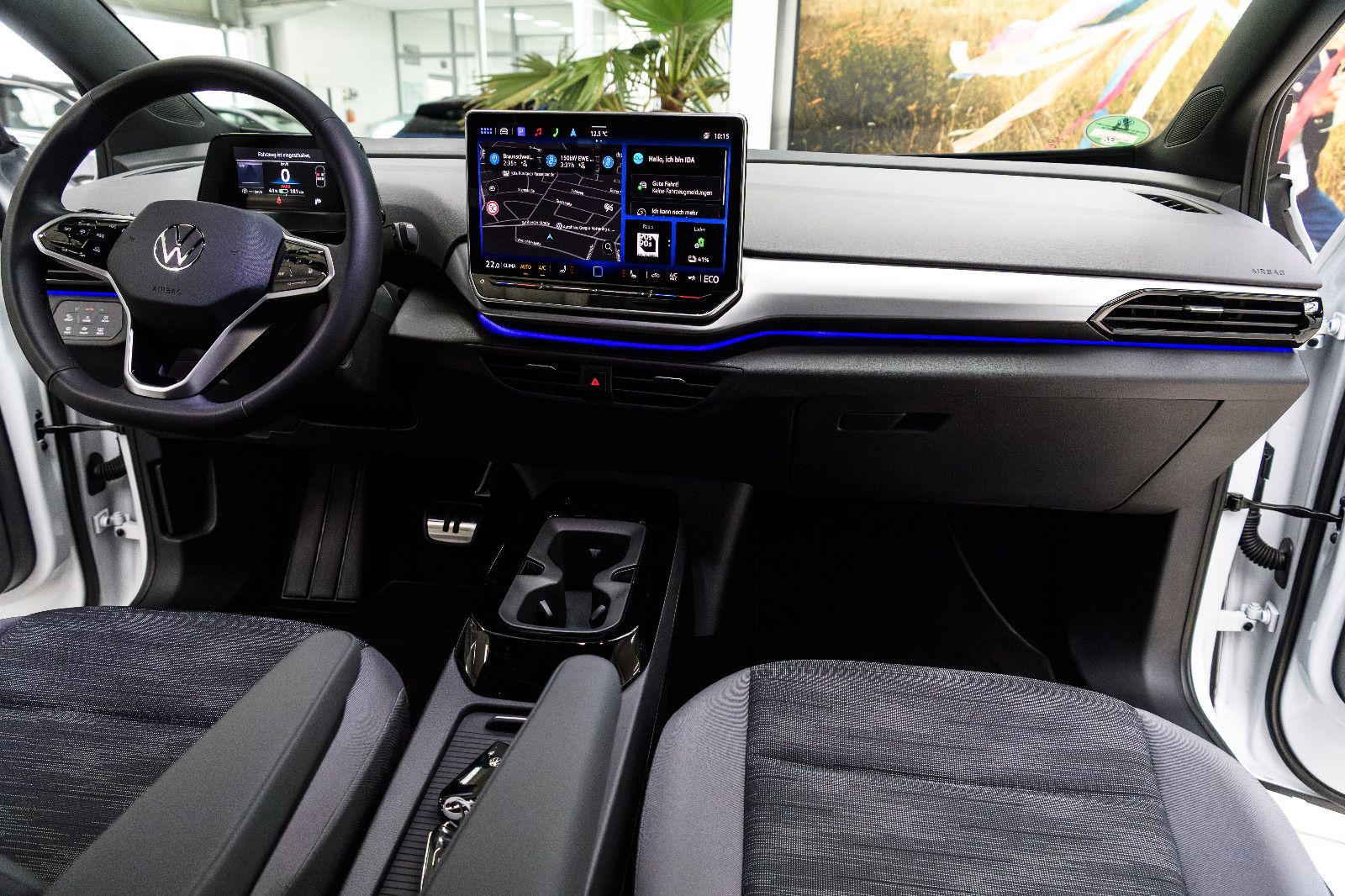 Fahrzeugabbildung Volkswagen ID.4 Pro IQ-LED+AHK+360°KAM+KEYLESS+WÄRMEP+DCC