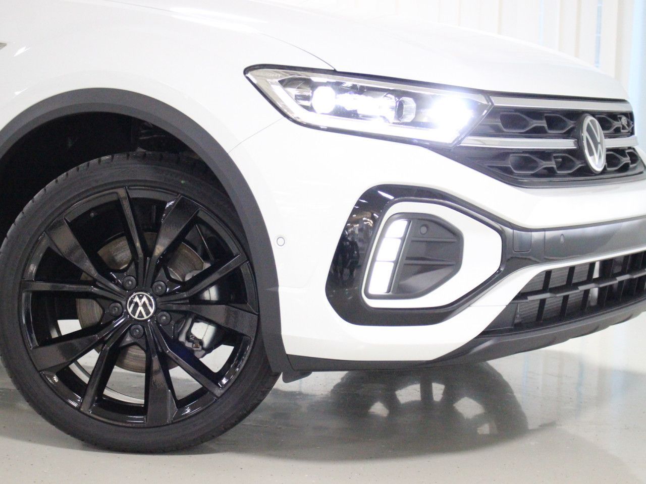 Fahrzeugabbildung Volkswagen T-Roc 2.0 TSI R-Line 4Motion/Pano/IQDrive/AHK