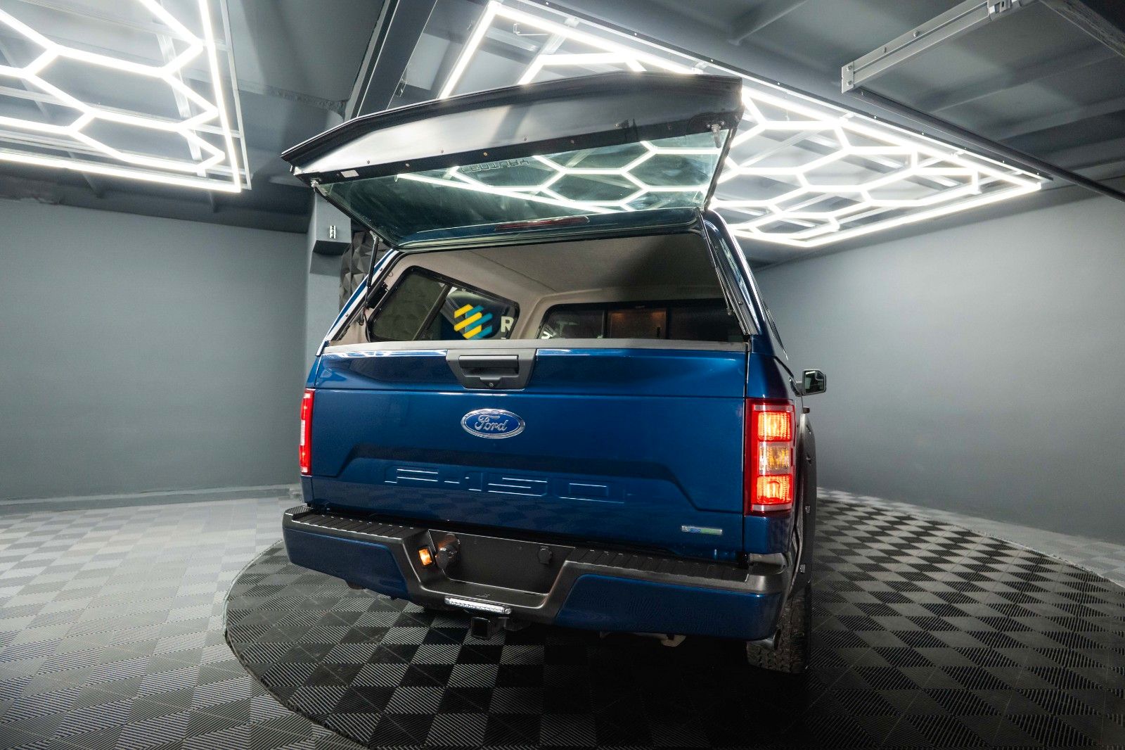 Fahrzeugabbildung Ford F150 V6 4x4 Offroad SuperCrew RAPTOR HardTop 19%