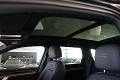 VW Touareg R eHybird | Pano | AHK | Dynaudio VW Touareg R eHybird | Pano | AHK | Dynaudio