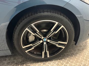 BMW 330 i Touring xDrive M Sport Navi LED Kamera