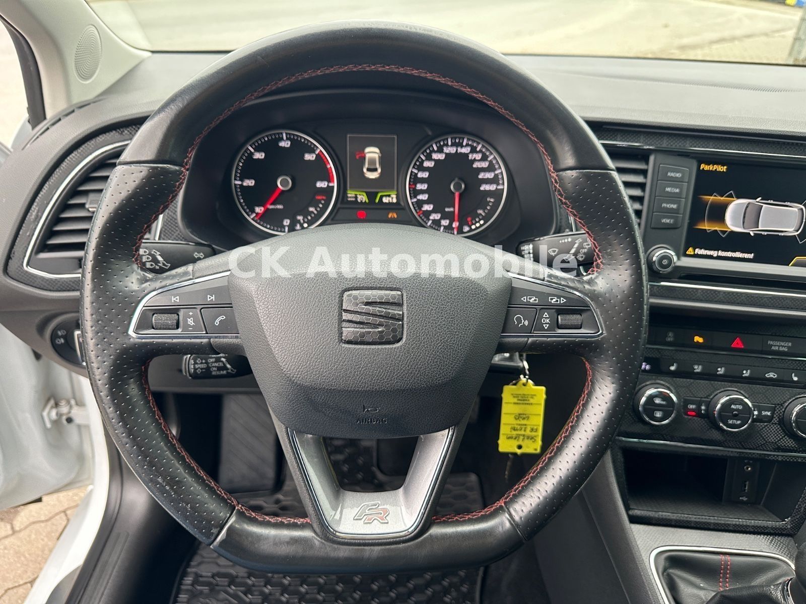 Fahrzeugabbildung SEAT Leon FR 2.0 TDI/Navi/LED/Alcantara/SHZ/PDC