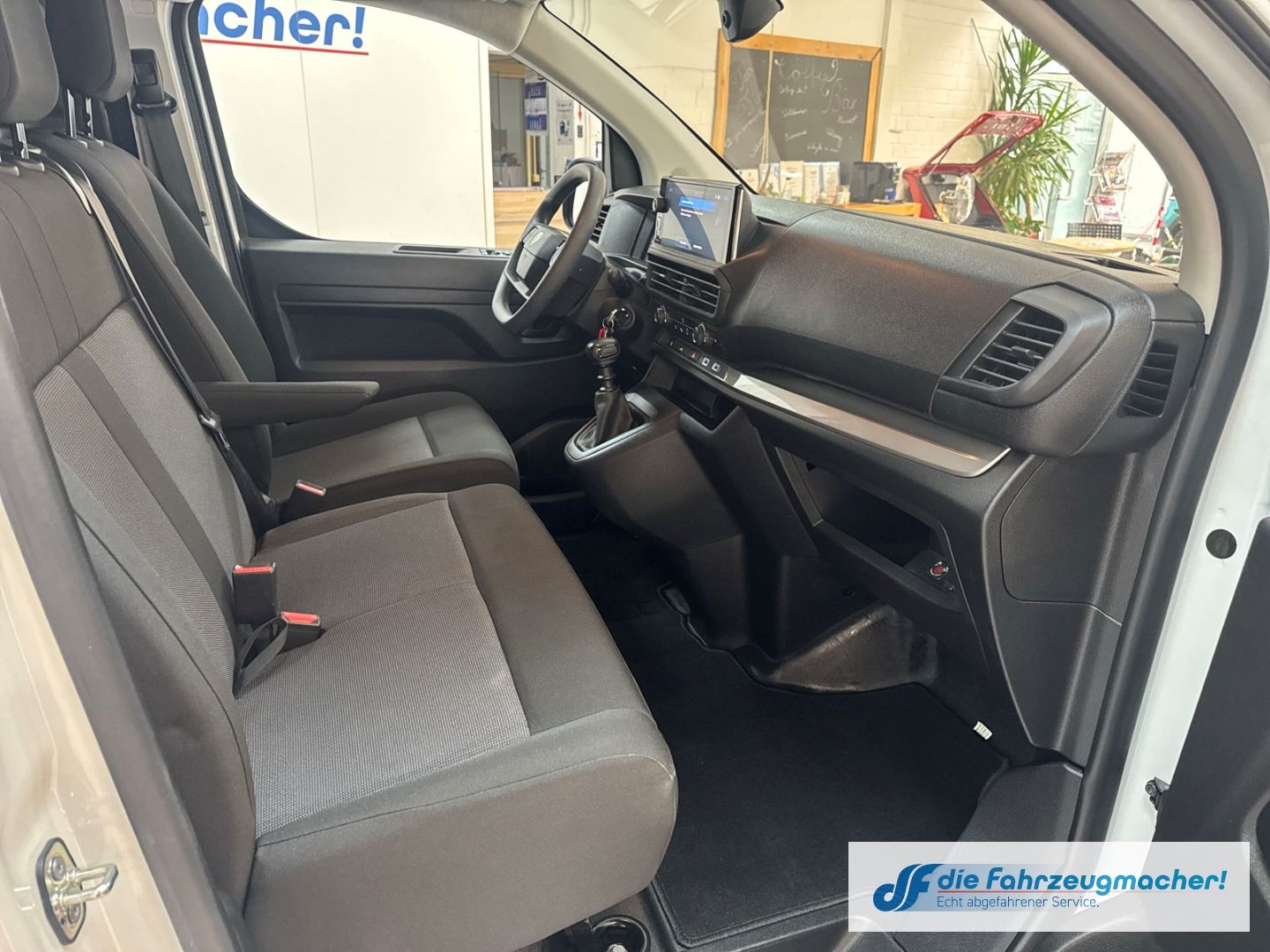 Fahrzeugabbildung Peugeot Expert Kasten Standard 1.5 BlueHDi 120 FAP EU6d