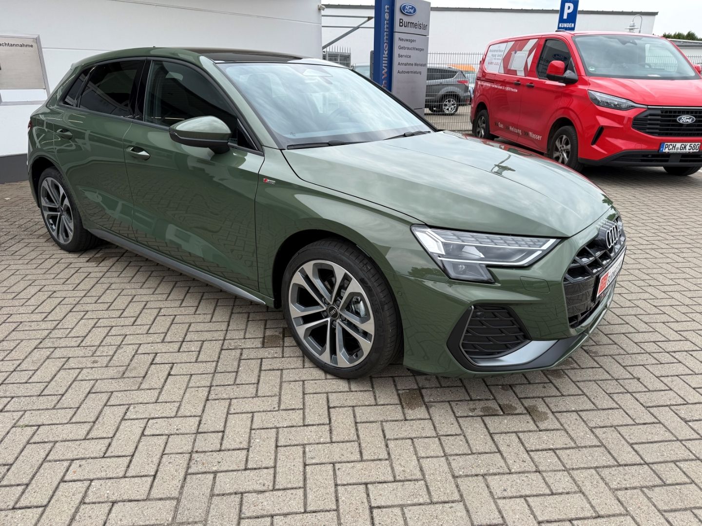 Fahrzeugabbildung Audi A3 TFSI Sportback S-Line Sport Pano Digi LED ACC