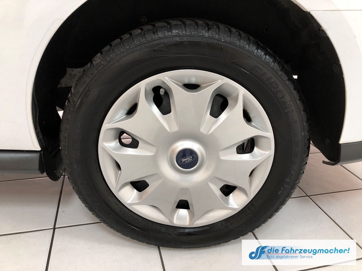 Fahrzeugabbildung Ford Transit Connect Kombi Trend 1.5 TDCi Notbremsass