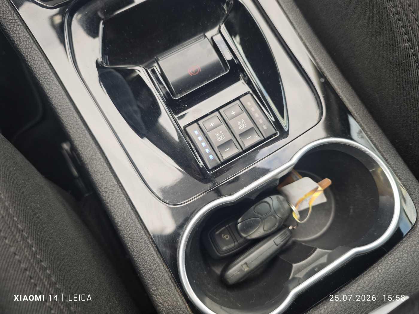 Ford S-MAX 2010 — photo 15