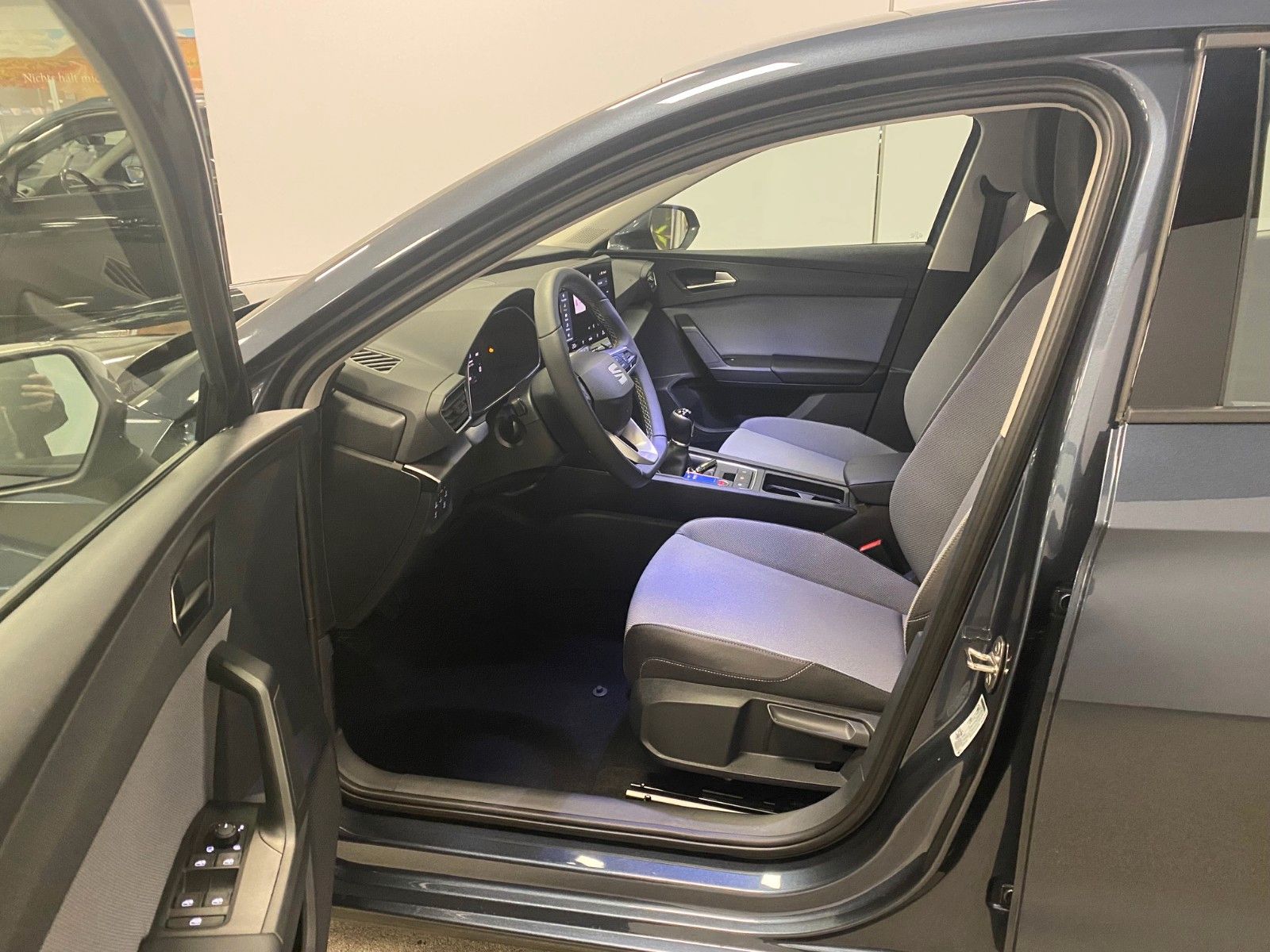 Fahrzeugabbildung SEAT Leon 1.5 TSI STYLE+R Kamera+ACC+3 Zonen KLIMA+BC