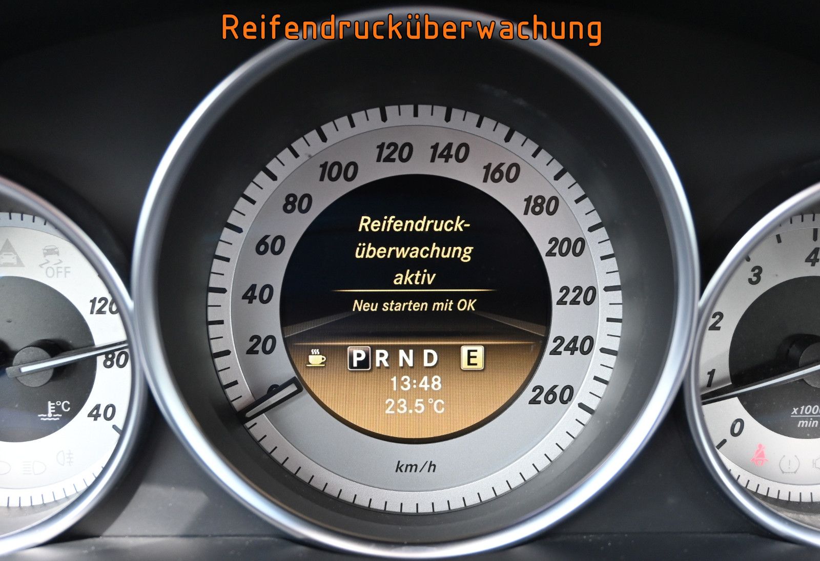 Fahrzeugabbildung Mercedes-Benz C 250 T BlueEFF. AVANTGARDE Facelift °AHK°COMAND