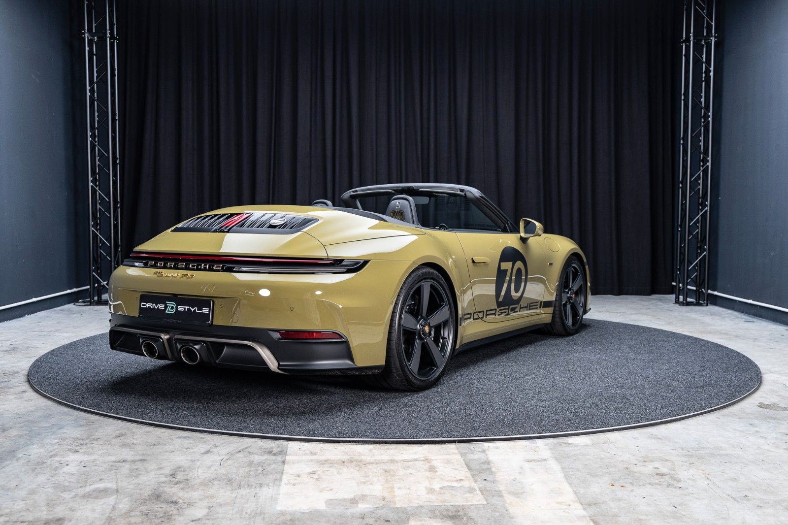 Fahrzeugabbildung Porsche 992.2 GTS Cabrio Spirit 70 + PCCB + Burmester