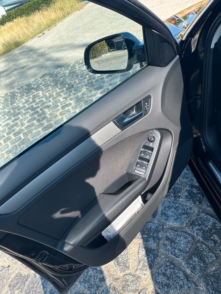 Audi A4 2011 — photo 6