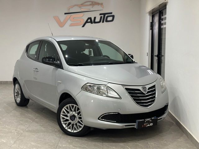 Lancia Ypsilon 1.2 69 CV 5 porte S&S Platinum