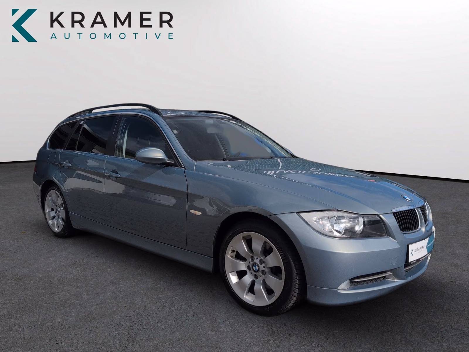 BMW 330xi Touring 258 ch 6 cylindres xDrive • Boîte auto • Toit pano • Xénon • Attelage