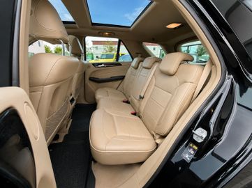 Mercedes ML 350 - 9