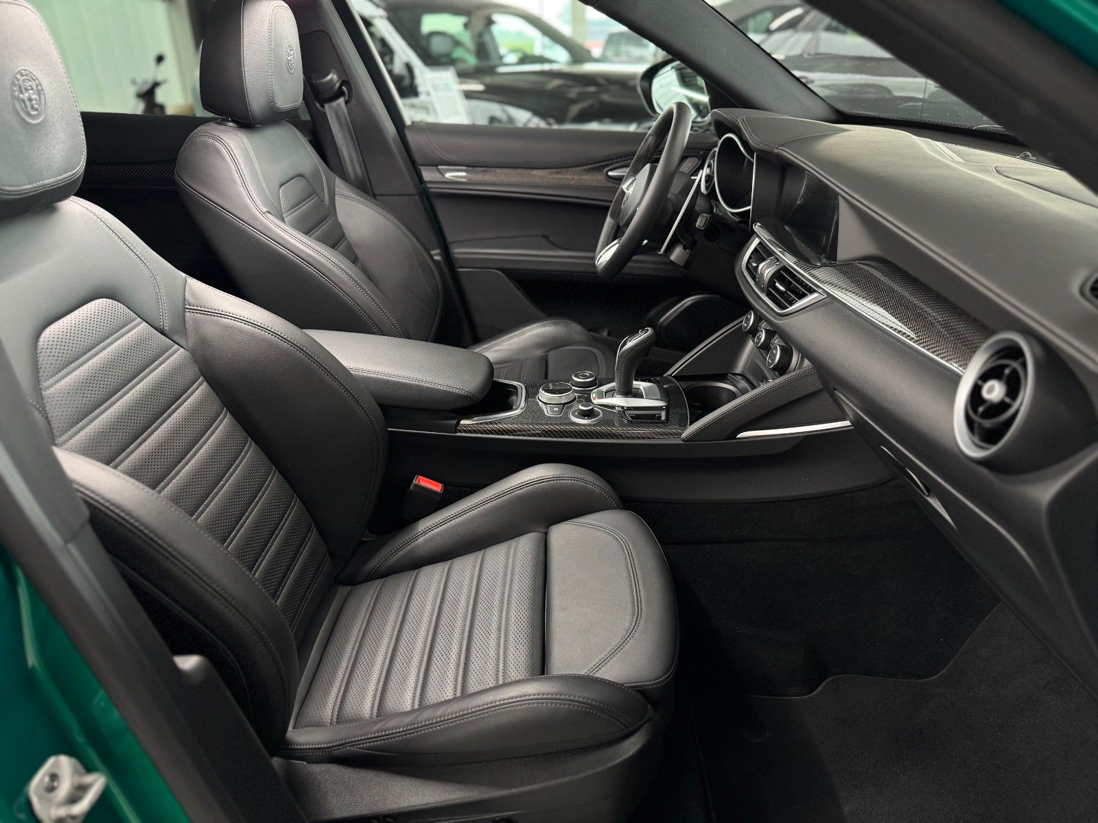 Fahrzeugabbildung Alfa Romeo Quadrifoglio Q4 ACC Assist-Paket Pano Garantie