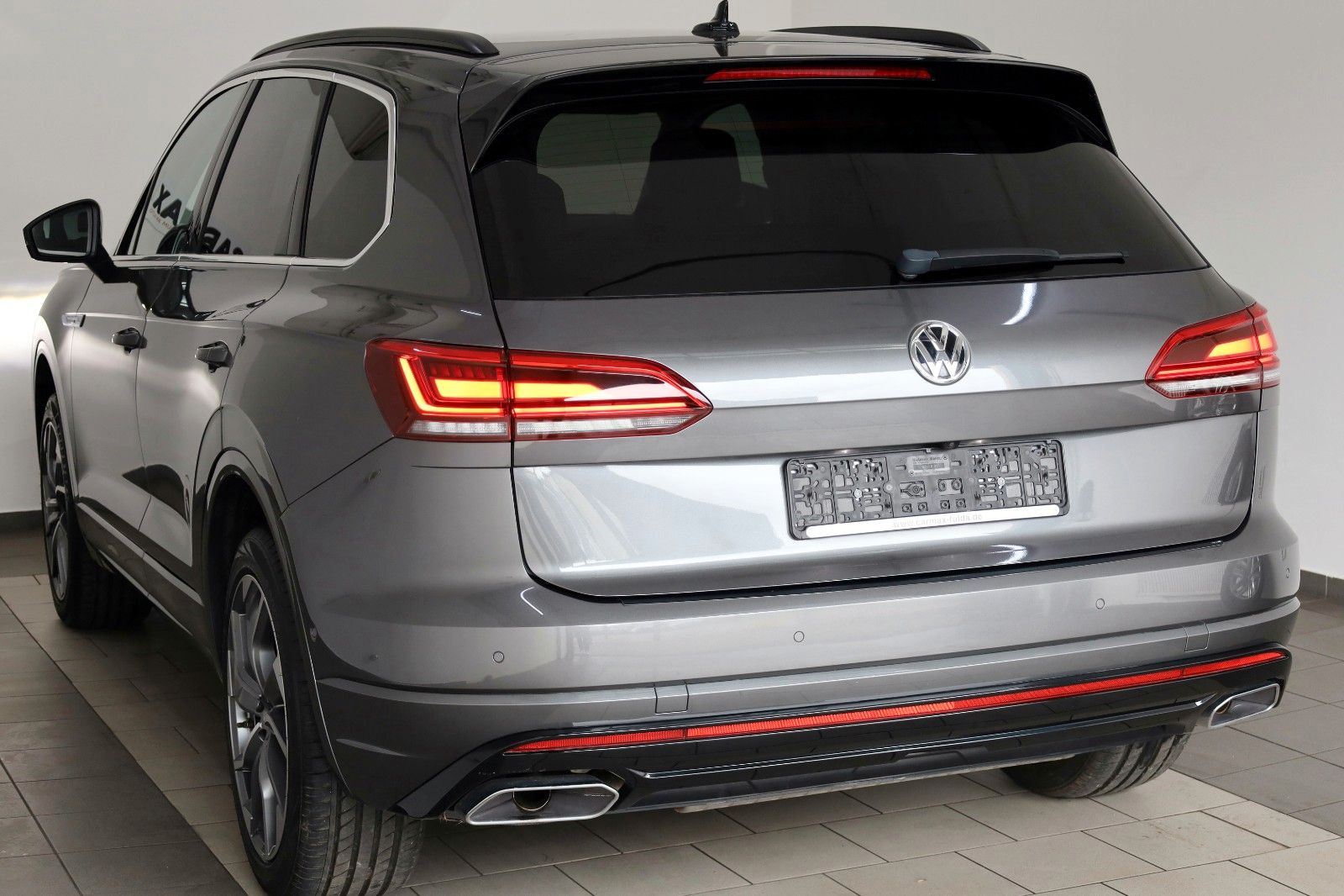 Fahrzeugabbildung Volkswagen Touareg Elegance 4M,R-Line,Keyless,AHK el,SR+WR