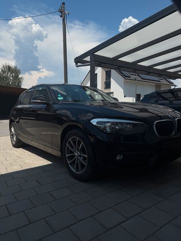 BMW BMW 116i Schwarz