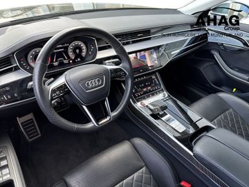 Audi S8 - 8