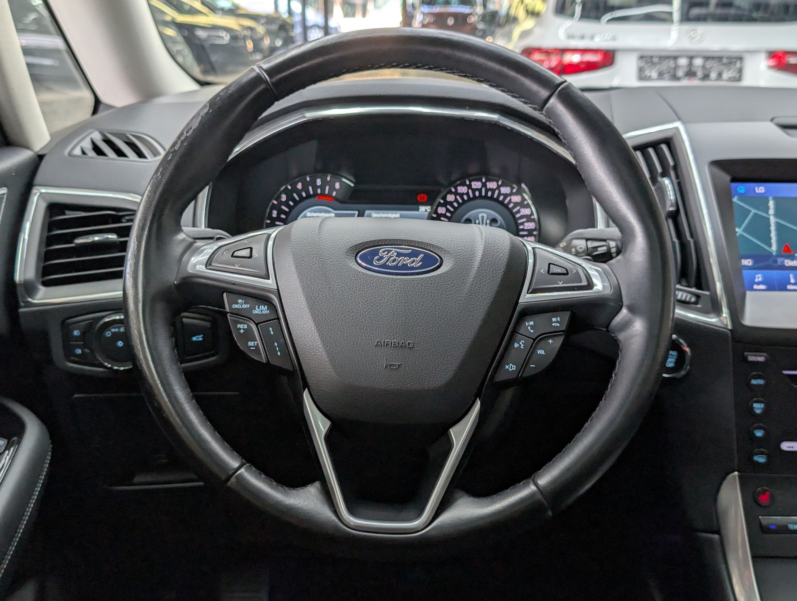 Fahrzeugabbildung Ford Galaxy Titanium 2.0 EB ACC PANO AHK LED 7-SITZE