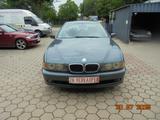 BMW 525 i - BMW 525 aus 2001: 525i
