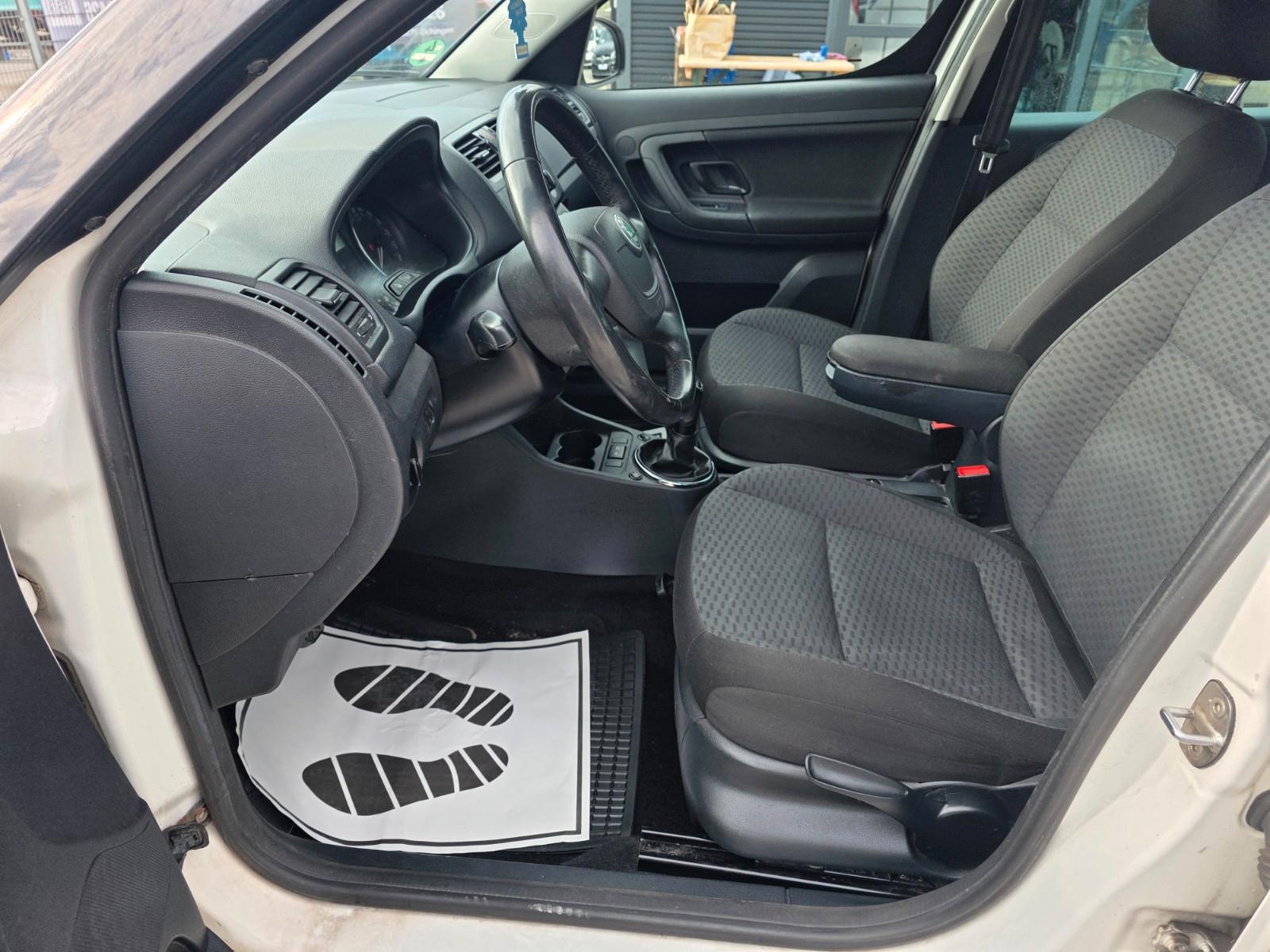 Skoda Roomster 2013 — photo 18
