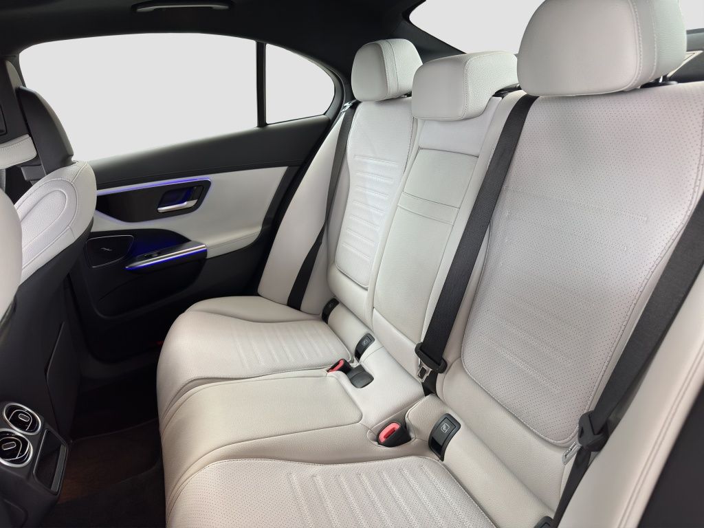 Fahrzeugabbildung Mercedes-Benz C 300 e *AMG*NIGHT*PANO*DISTRO*360°*HUD*MEMORY*