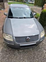 Volkswagen VW Passat 3bg Highline Limousine - Volkswagen Passat aus 2002 mit Diesel-Antrieb