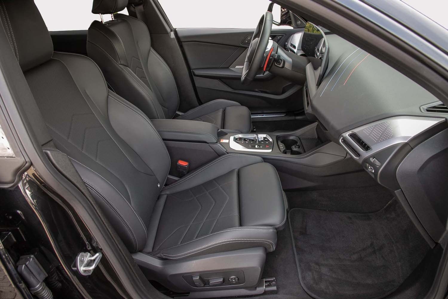 BMW M235 xDrive Gran Coupe Navi HeadUp RfKam Lenkhz foto 4