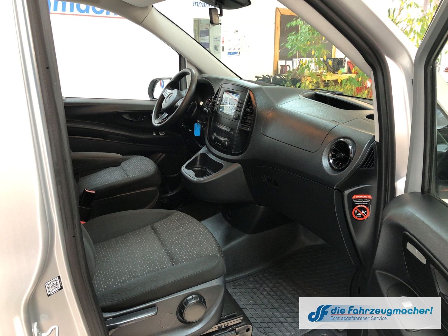 Fahrzeugabbildung Mercedes-Benz Vito Mixto 114 CDI 4x4 kompakt Navi Digitales Co