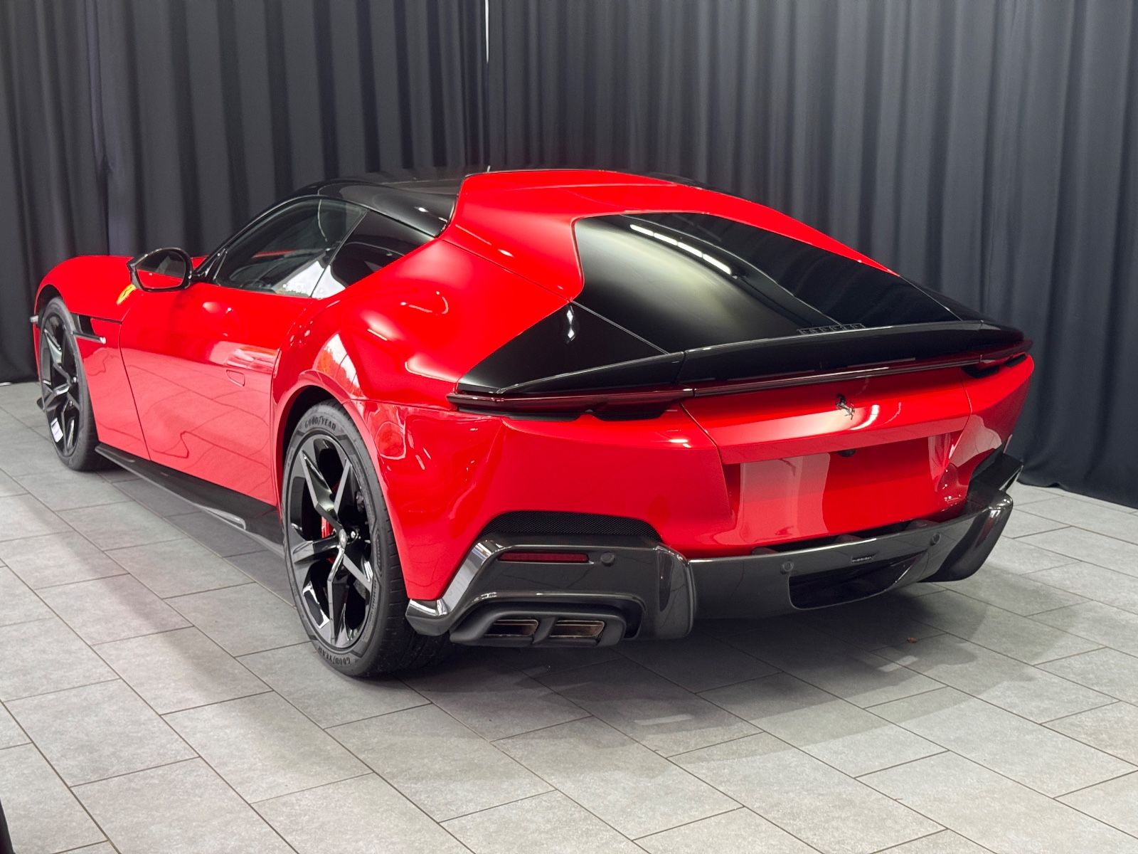 Fahrzeugabbildung Ferrari 12Cilindri|LIFT|FULL-CARBON|RACING-SEAT|ON STOCK