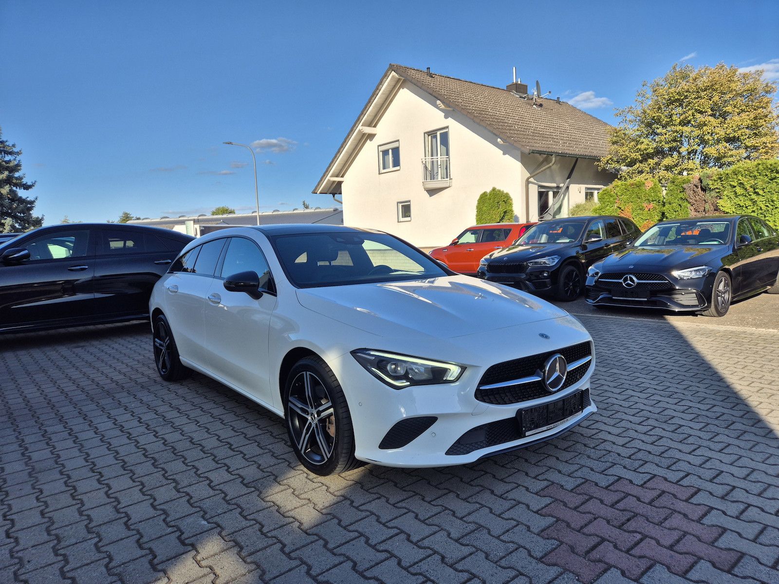 Mercedes-Benz CLA 220 Shooting Brake d Panoramadach, LED-Schei