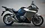 Honda VFR 1200 F (SC63) - HONDA VFR1200F